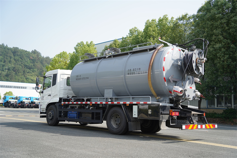 【汉成牌】东风天锦VR-18吨清洗吸污车 6.1方清水罐+7.8方污水罐