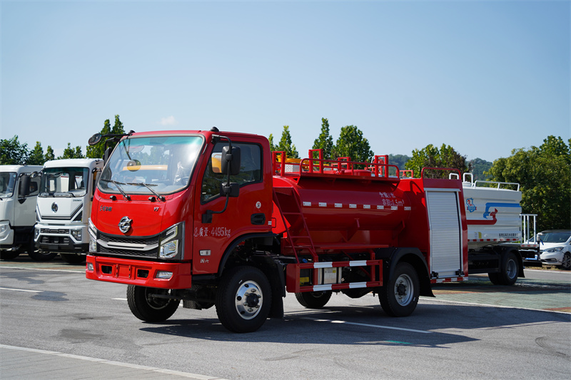 【汉成牌】东风华神1.5吨蓝牌供水车