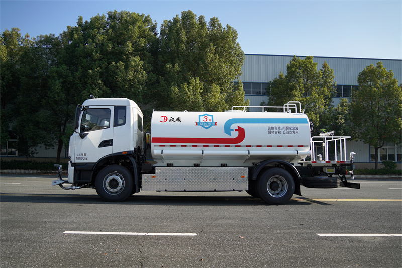 【东风牌】东风天锦KR洒水车 14方（纯电动）